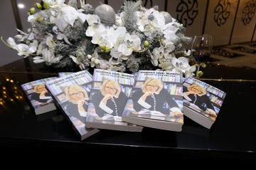 Среща с автограф от Ваня Червенкова в книжарници Сиела | Ciela.com Среща с автограф от Ваня Червенкова в книжарници Сиела